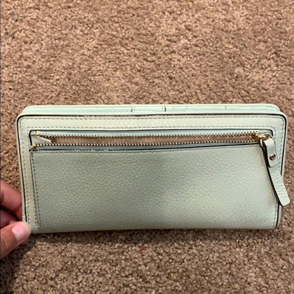 ✔️Cute pastel blue kate spade wallet - Picture 4 of 4